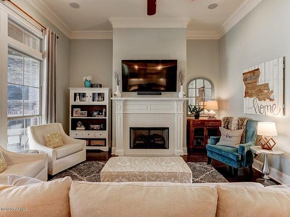5th image of 102 Barolo Dr