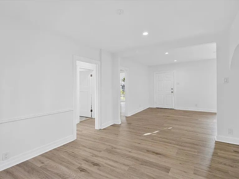 4859 W 12th St — Photo 24