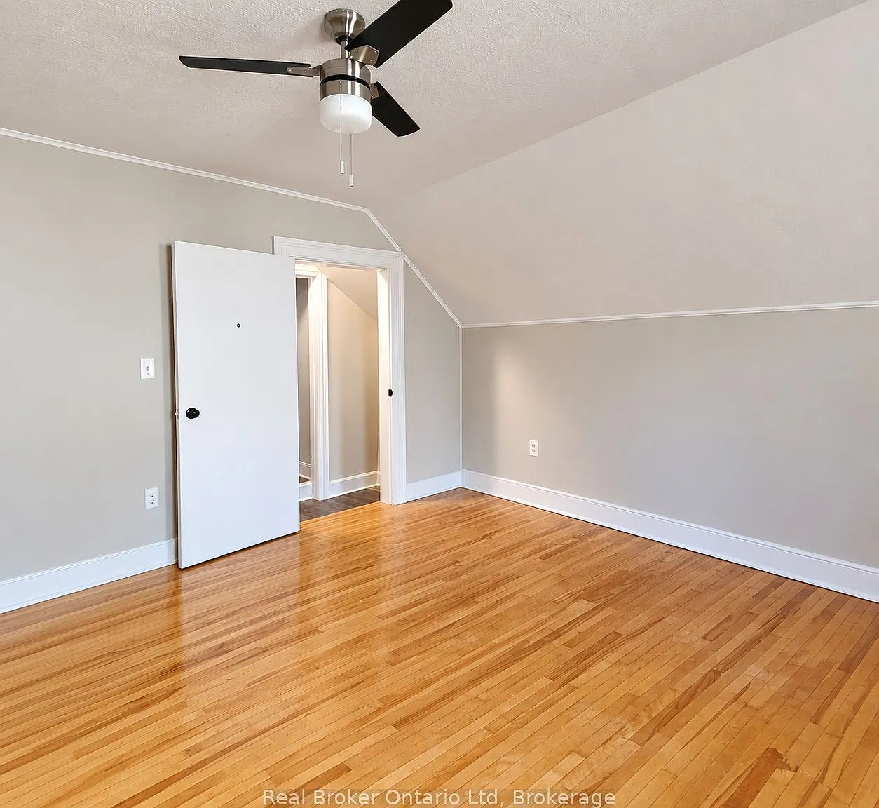 2 bed, $1,800 — Photo 4
