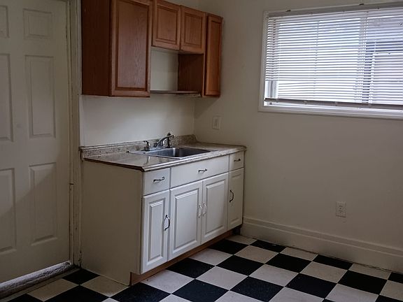 5th image of 671 E Delavan Ave #2