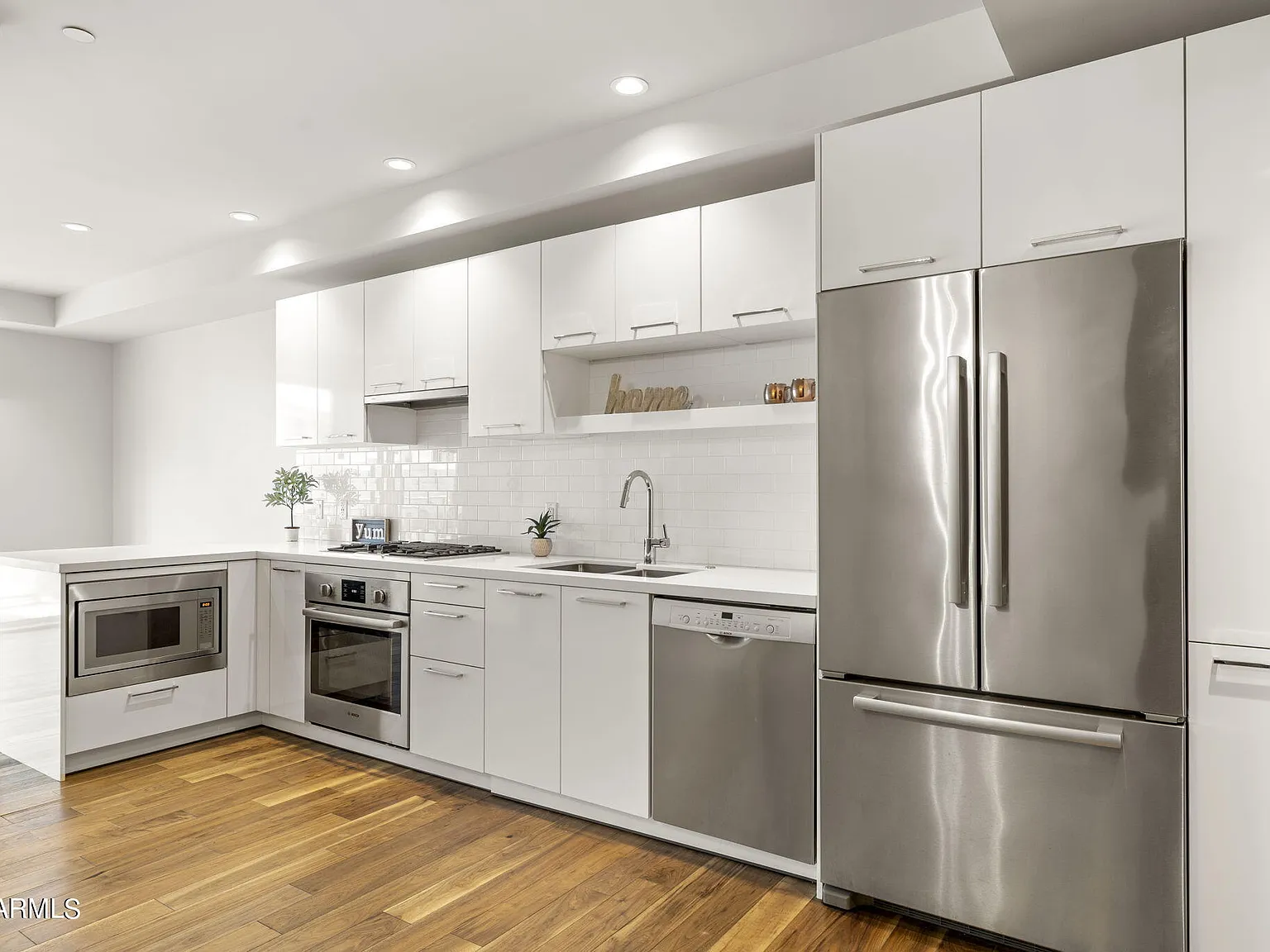 1 bed, 1.0 bath, 776 sqft, $2,400 — Photo 4
