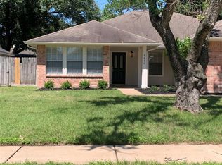 8639 Sunny Ridge Dr, Houston, TX 77095