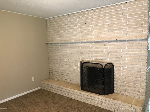 3rd image of 2321 Country Club Dr