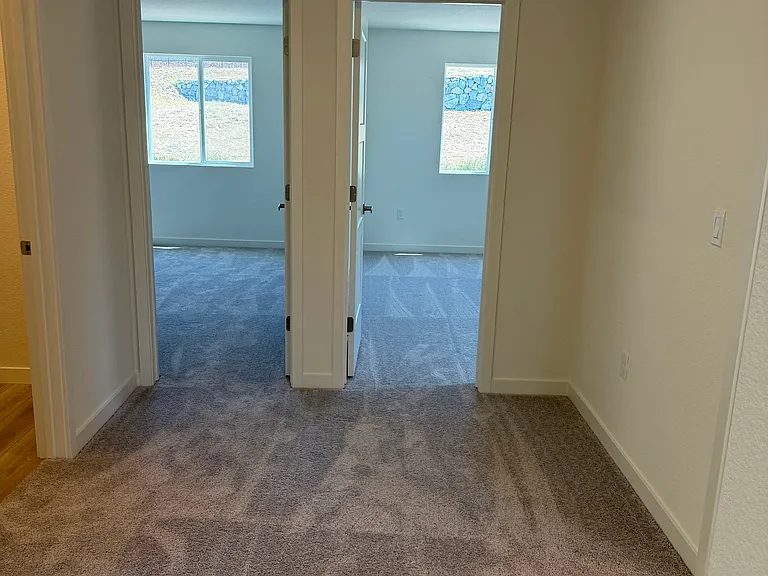 4533 Field View Dr — Photo 35