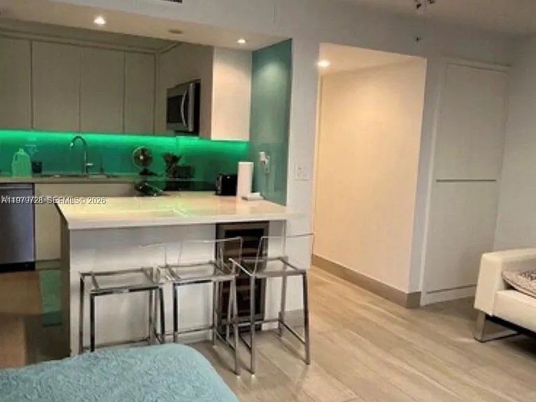 2457 Collins Ave #1605 — Photo 2