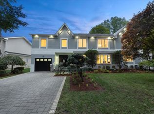 827 Alden Rd, Paramus, NJ 07652