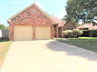 6107 Fern Meadow Rd, Arlington, TX 76017