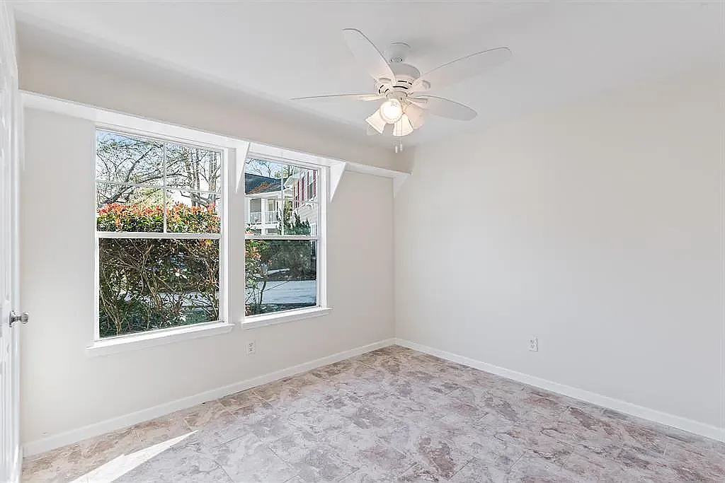 3 bed, 1587 sqft, $1,703 — Photo 3