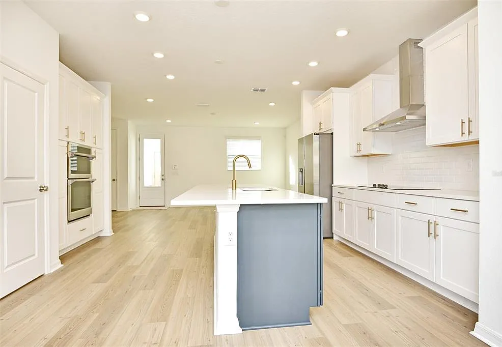 3 bed, 2.5 bath, 1743 sqft, $2,350 — Photo 3
