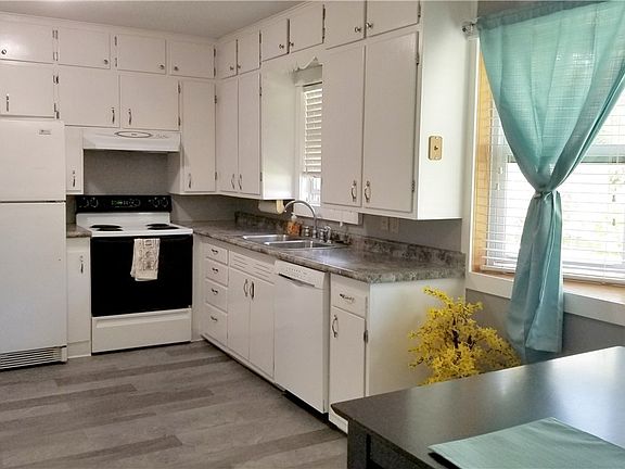 5th image of 521 E 3rd Avenue