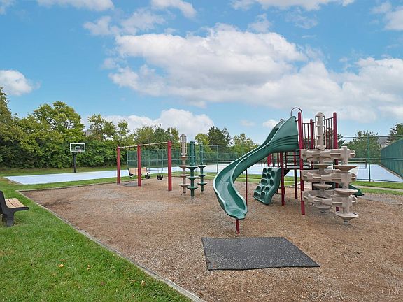 5th image of 4556 Creekrun Dr