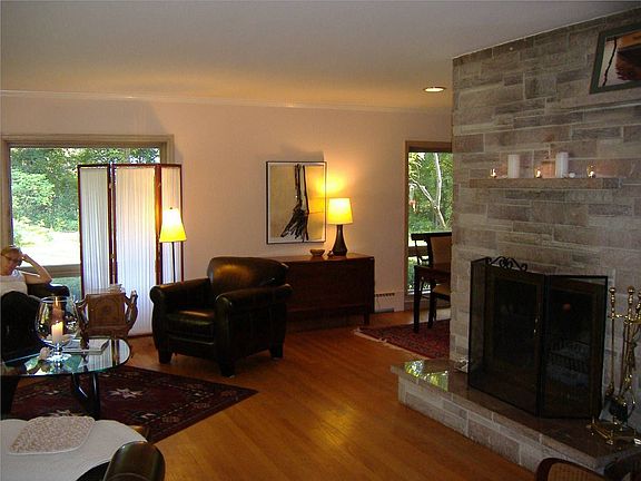 2nd image of 460 Brookwood Dr