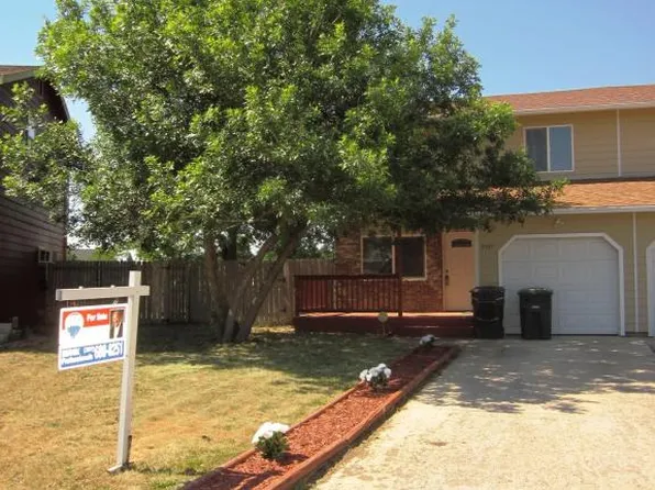 2337 Mahogany Cir, Gillette, WY 82718