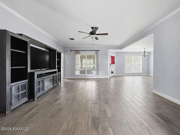 3rd image of 205 Wildflower Dr