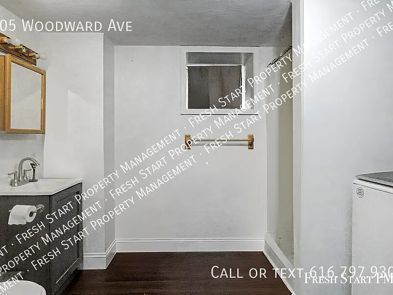 505 Woodward Ave — Photo 22
