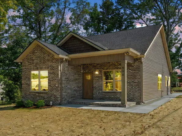 596 E College St, Greenbrier, TN 37073