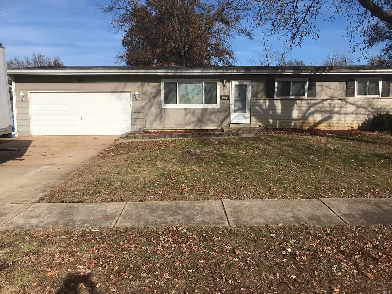 735 Crabapple Ln photo 1
