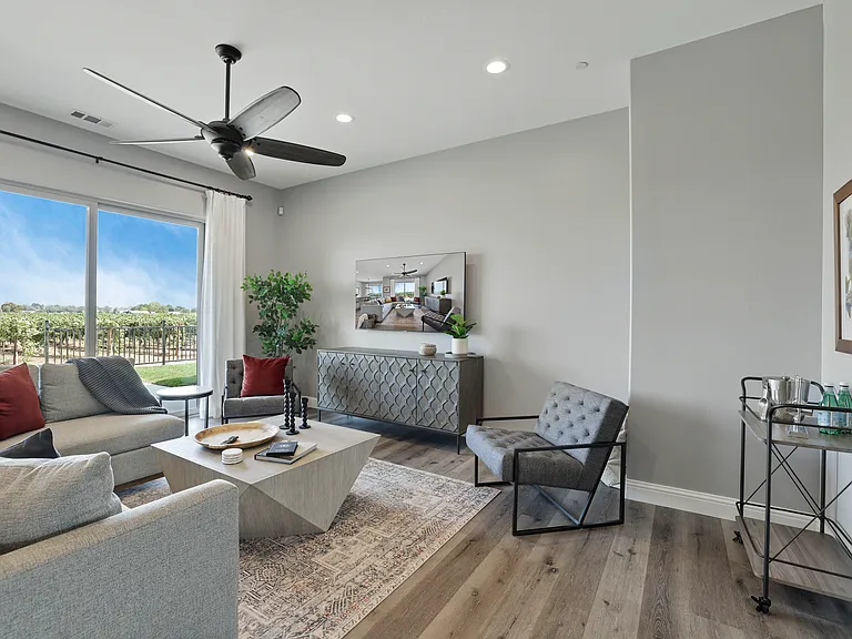 9467 E Jahant Rd — Photo 32
