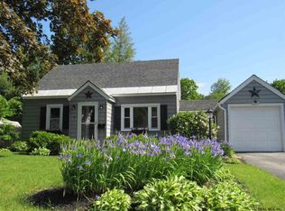 7 Saratoga Dr, Glenville, NY 12302