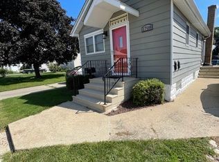 1708 N Center St, Crest Hill, IL 60403