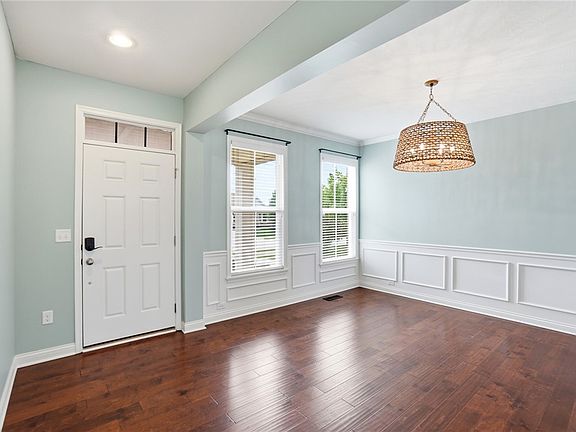 4th image of 490 Clearsprings Dr