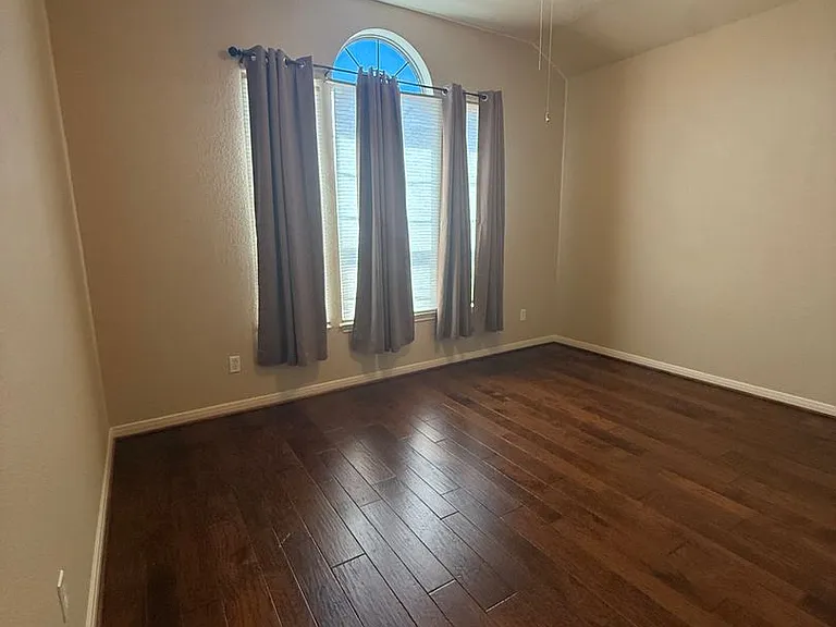 270 Delanoy — Photo 25