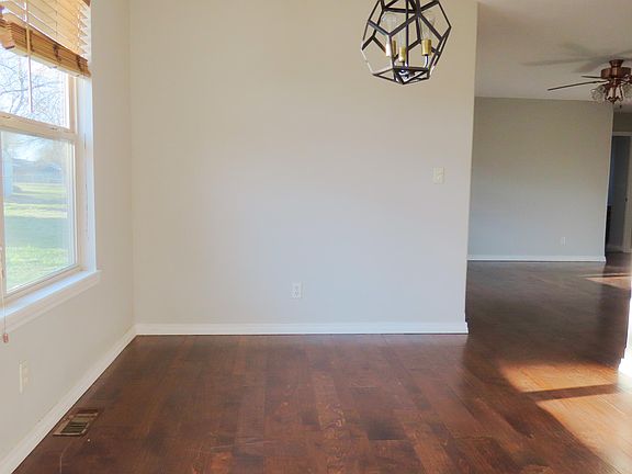 4th image of 411 N Kyle Avenue