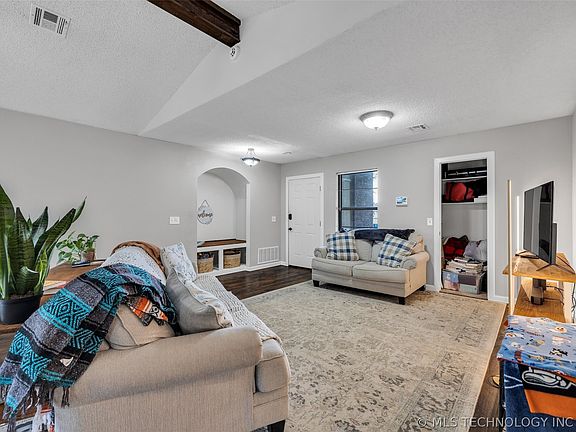 5th image of 4204 W Oakridge St