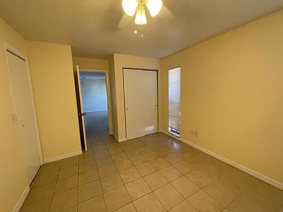 3rd image of 145 New York Ave #145