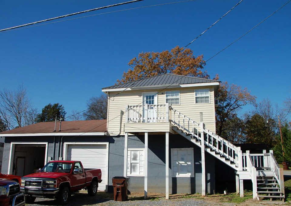 1st image of 102 Warren St