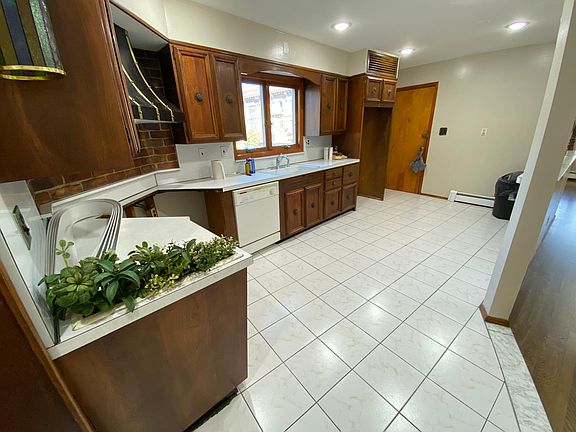 Kitchen, new stainless steel appliances to be installed, with eat-in kitchen