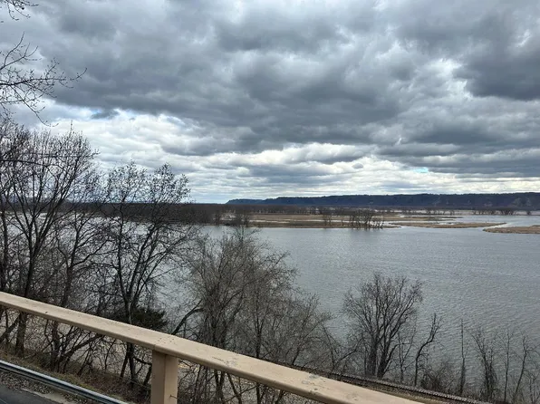 1936 Great River Rd #12, Lansing, IA 52151