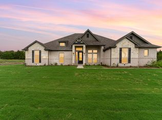 7011 Champion Rd, Midlothian, TX 76065