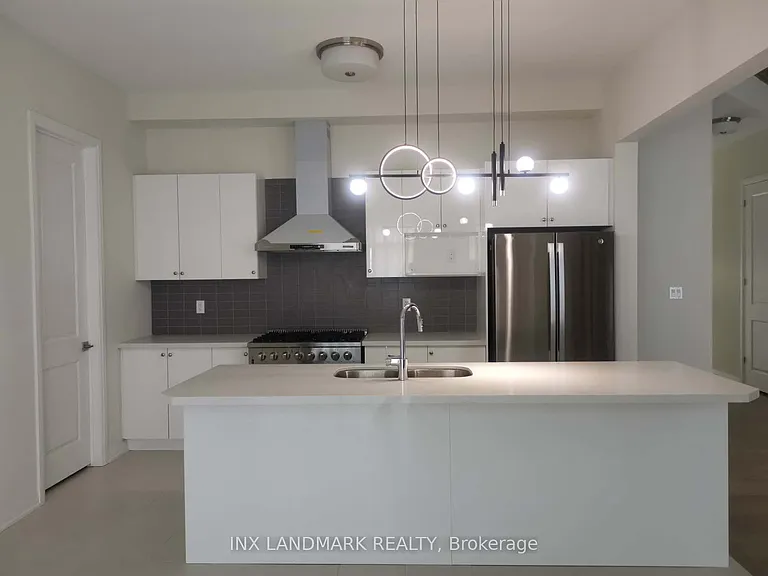3065 Sandy Acres Ave — Photo 2