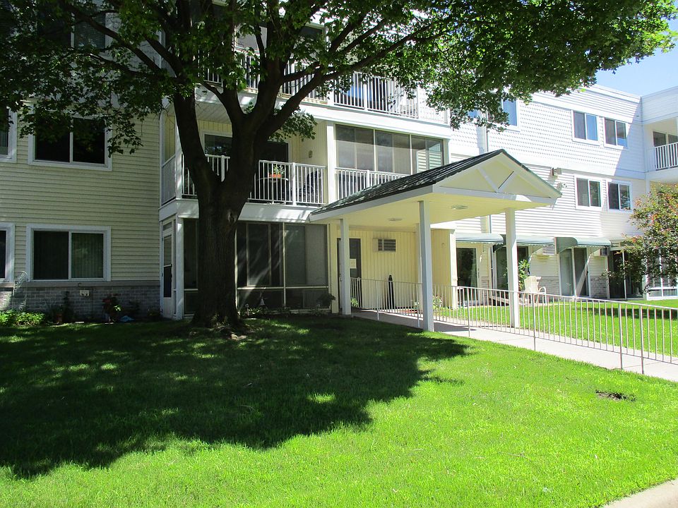 1st image of 130 Demont Ave E APT 146A