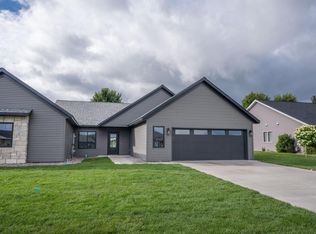 722 Westland Ln, New London, MN 56273