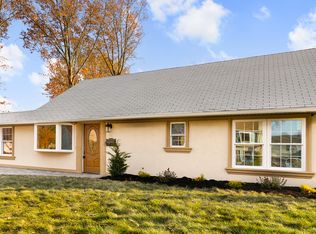 34 Markham Rd, Edison, NJ 08817