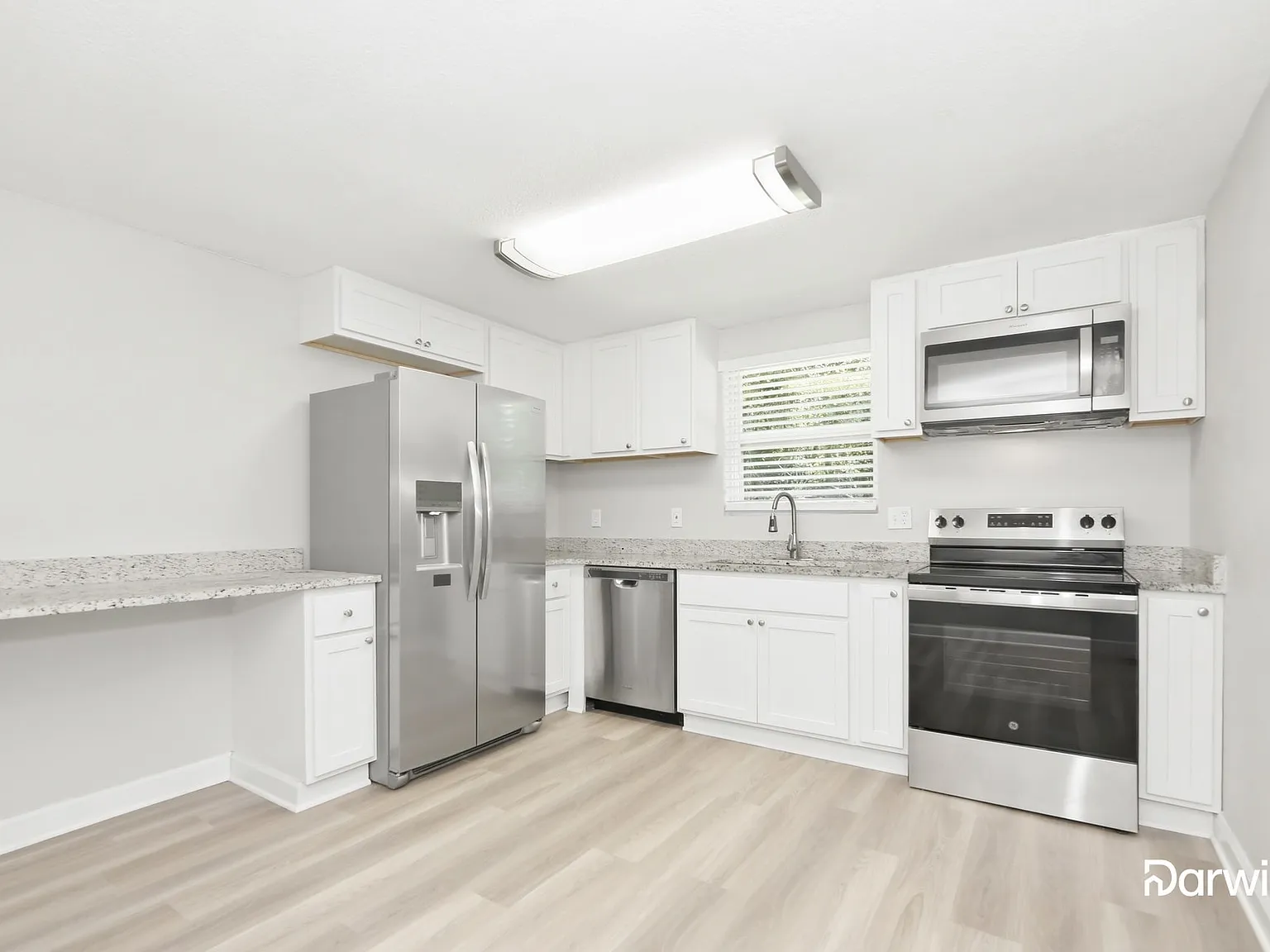 3 bed, 1.0 bath, 1310 sqft, $1,650 — Photo 3