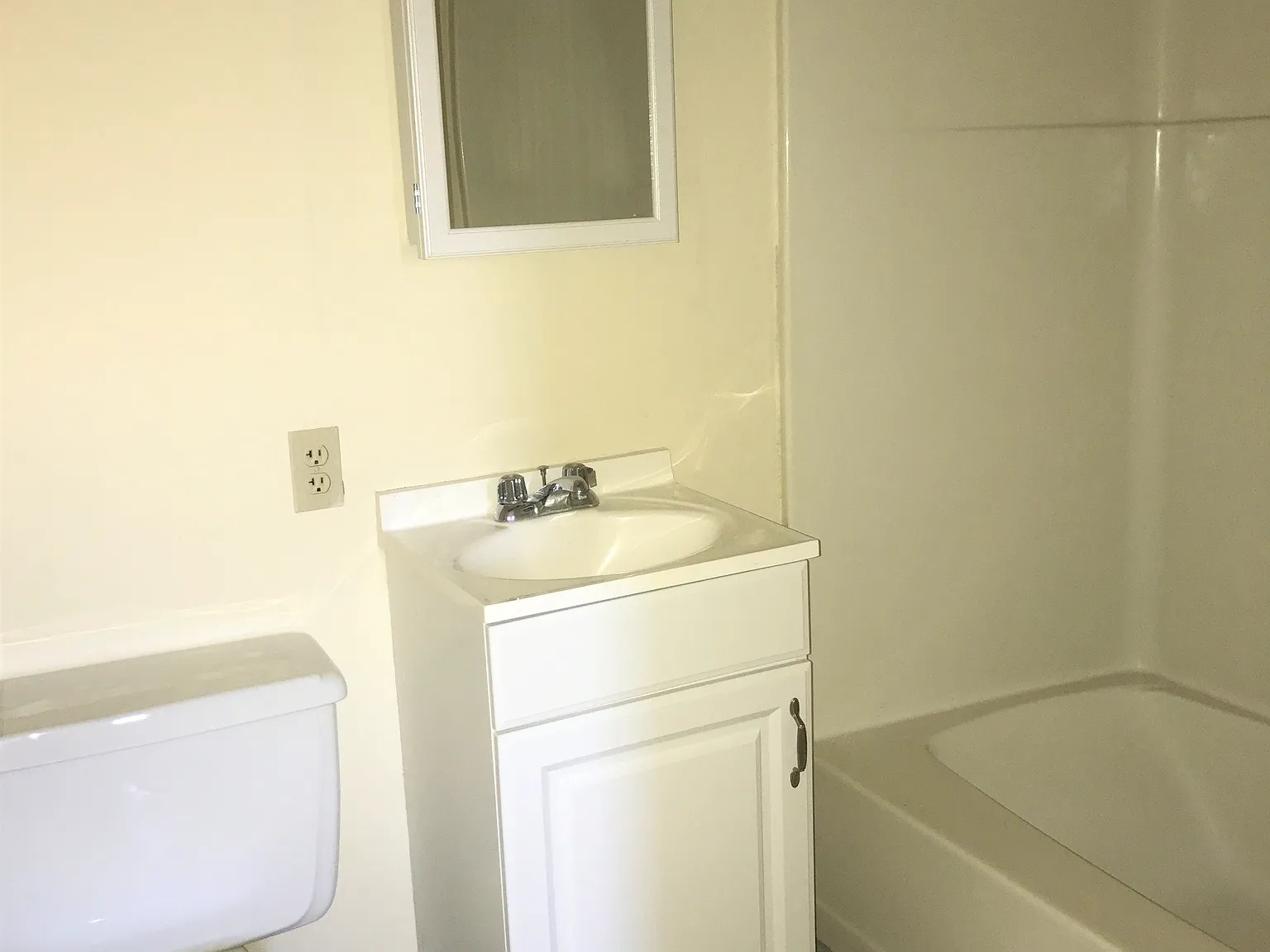 Studio, 260 sqft, $900 — Photo 4