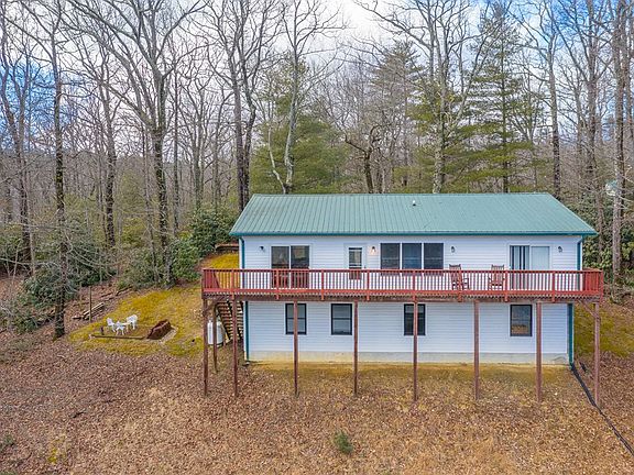 3rd image of 327 Bavarian Way