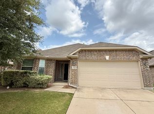 800 Silvermoon Dr, Little Elm, TX 75068