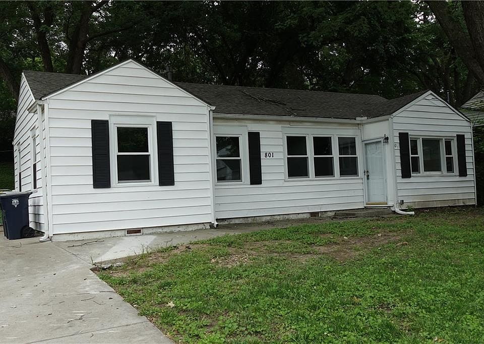 1st image of 801 NE 46th St