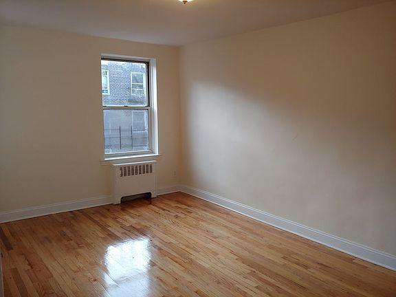 4th image of 3334 77th St APT 5E