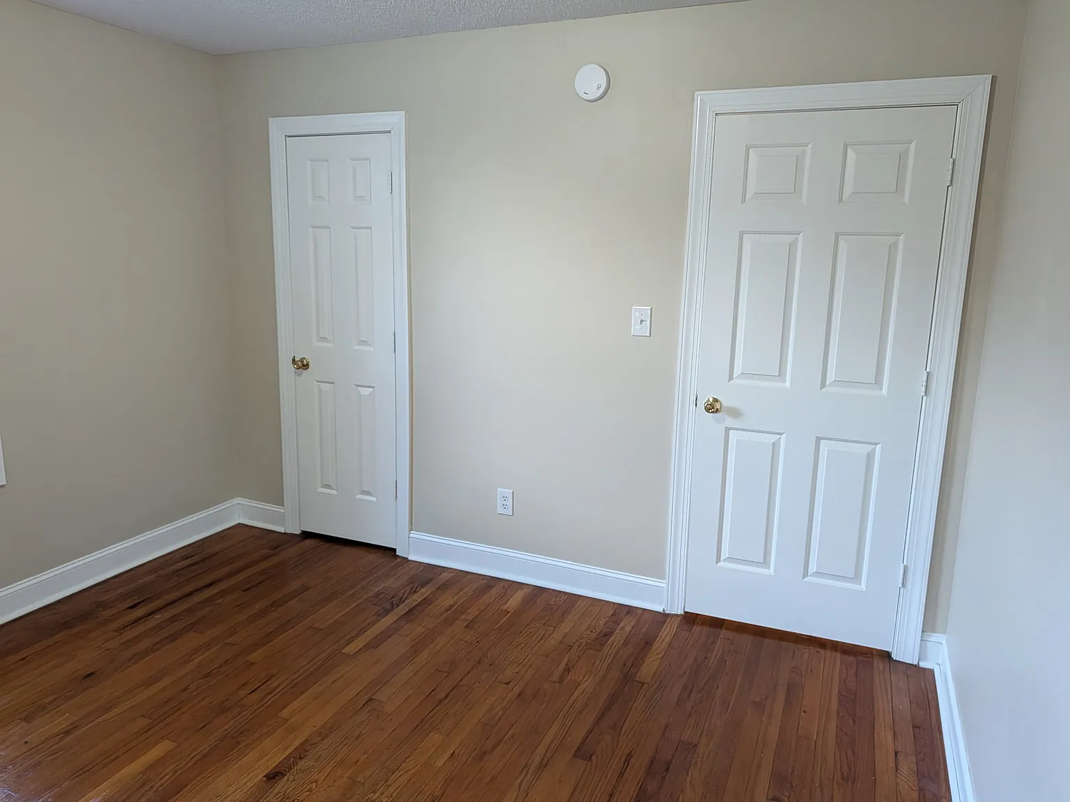 2 bed, $1,300 — Photo 2