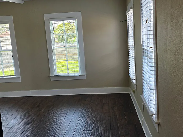 4510 Avenue R 1/2 — Photo 20