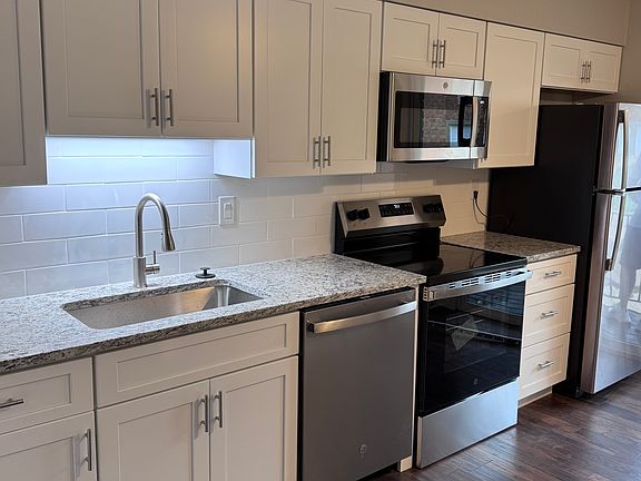 5th image of 10009 Rodium Dr APT A