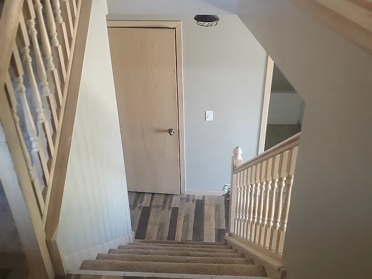 Landing - stairway downstairs