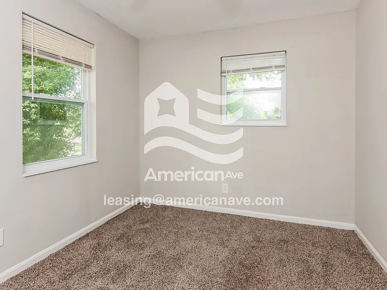 524791_012_bedroom_13902440.jpg