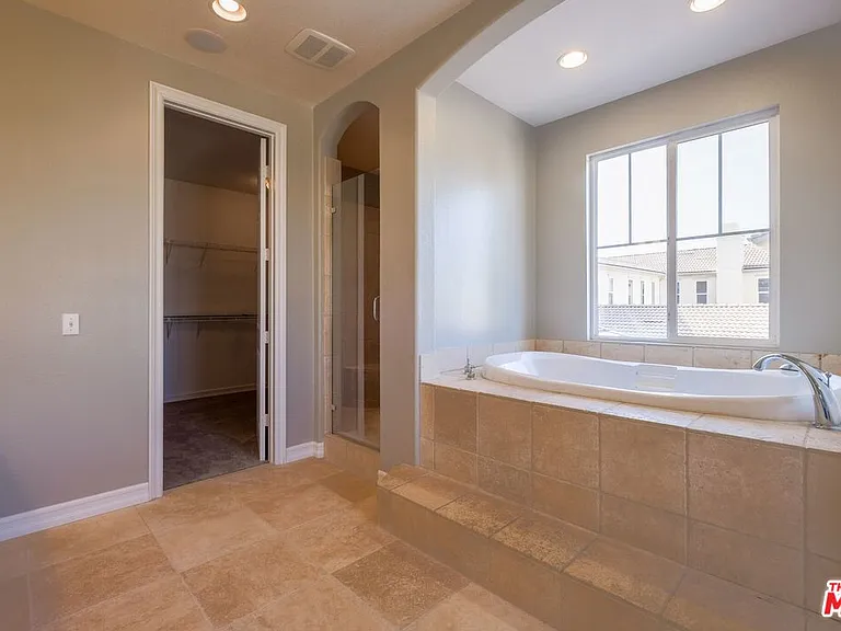 22430 Leisure Dr — Photo 29