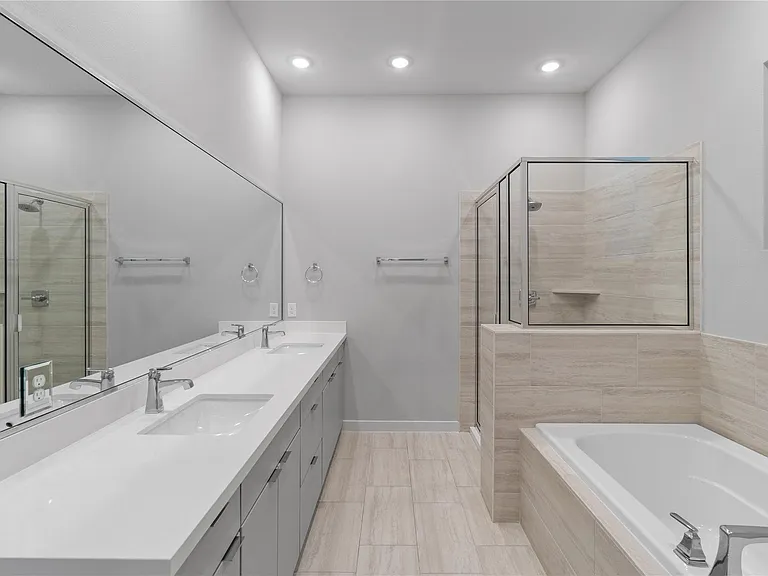 608 Thornton Oaks Ln — Photo 8